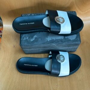 ☀️Like new Tommy Hilfiger Sandal